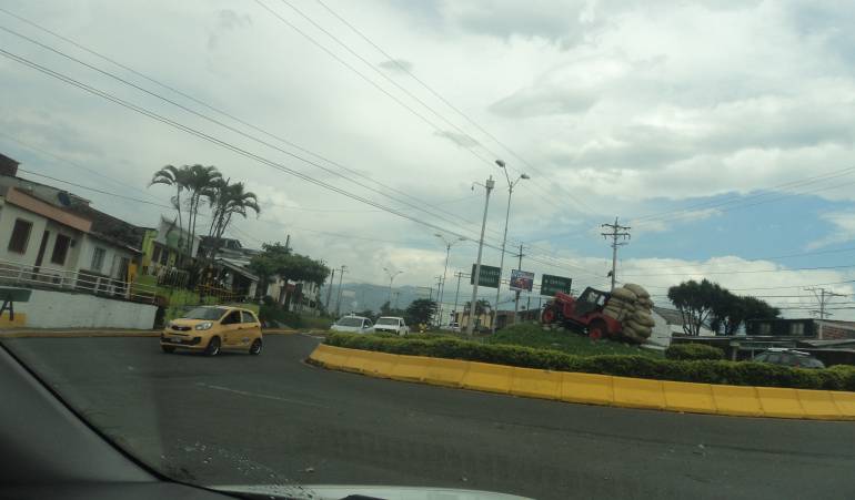 Desde las 5:20AM hasta las 9:00AM Toda la información local en Caracol Radio