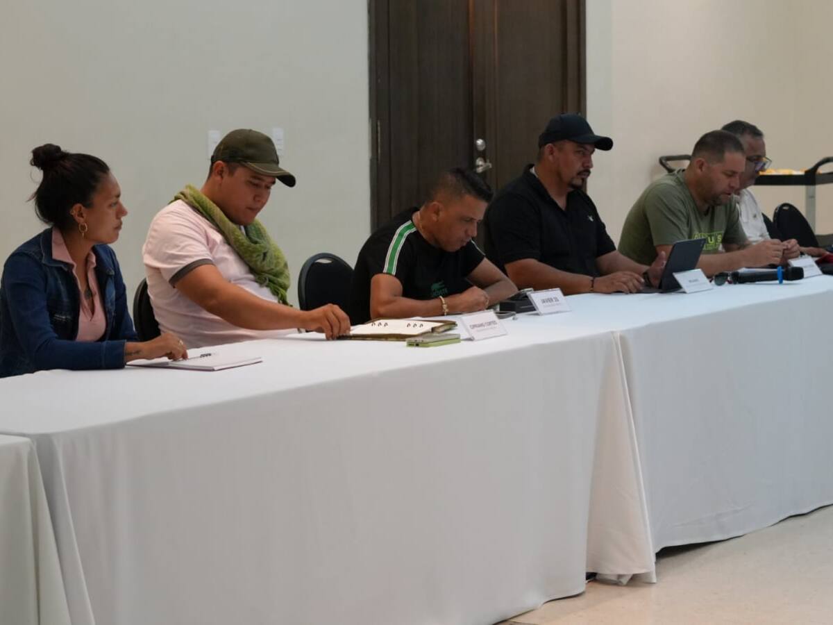 Instalan mesa de diálogos entre Gobierno y 3 frentes del EMC de las disidencias