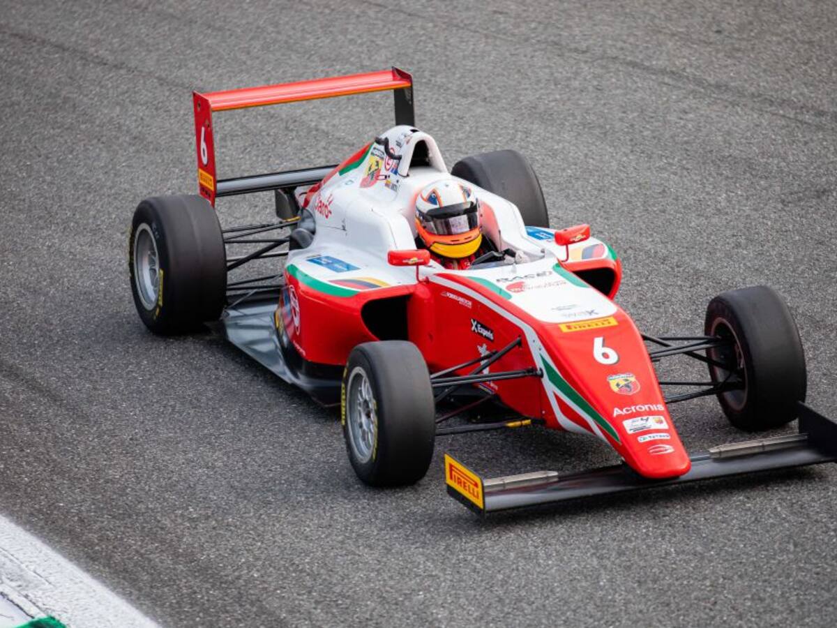 Sebastián Montoya suma sus primeros puntos en la Fórmula 4