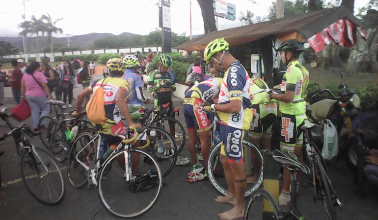 Deportistas venezolanos cruzando la frontera