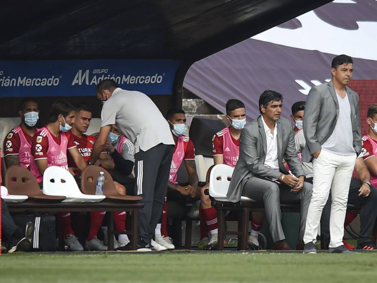 Rafael Santos Borré abandonó por molestias en la cadera partido de River