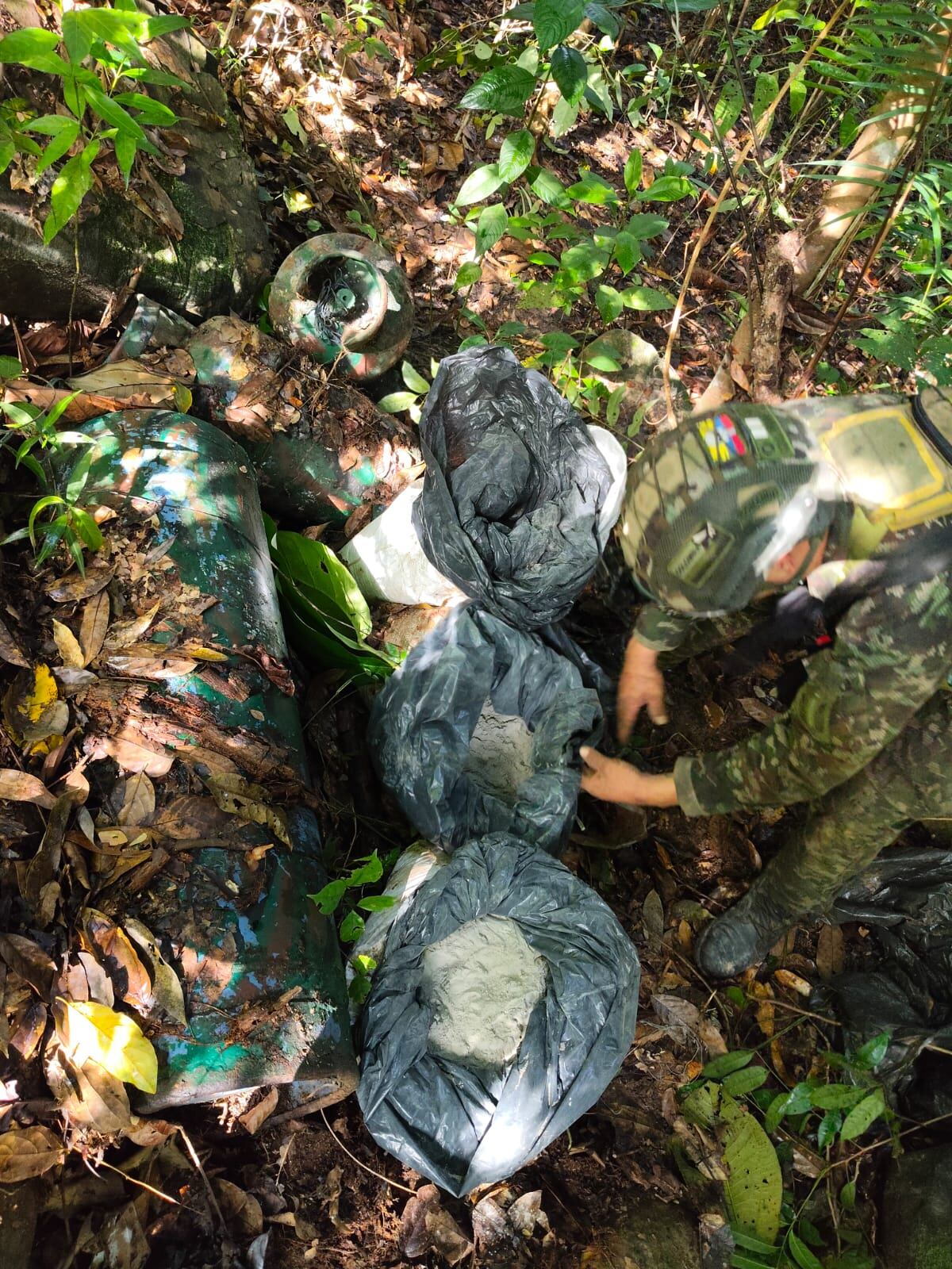 Hallazgo de explosivos en zona rural de El Zulia / Foto Ejército Nacional