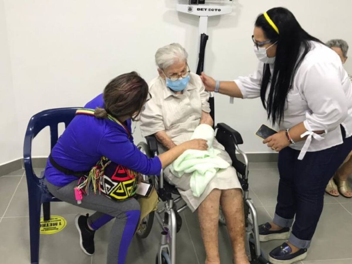 Tres IPS aplicarán vacuna domiciliaria a adultos mayores en Cartagena