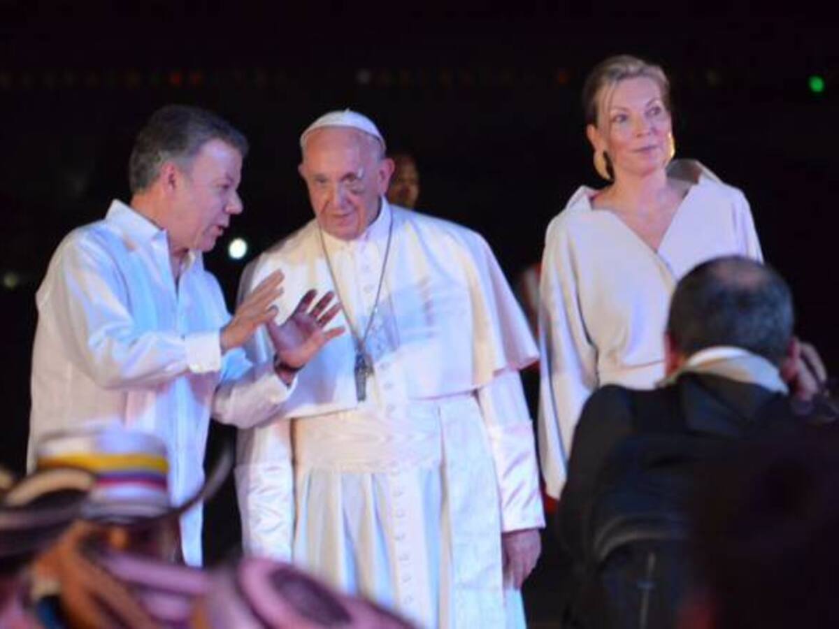 La paz ya vuela sola: Santos