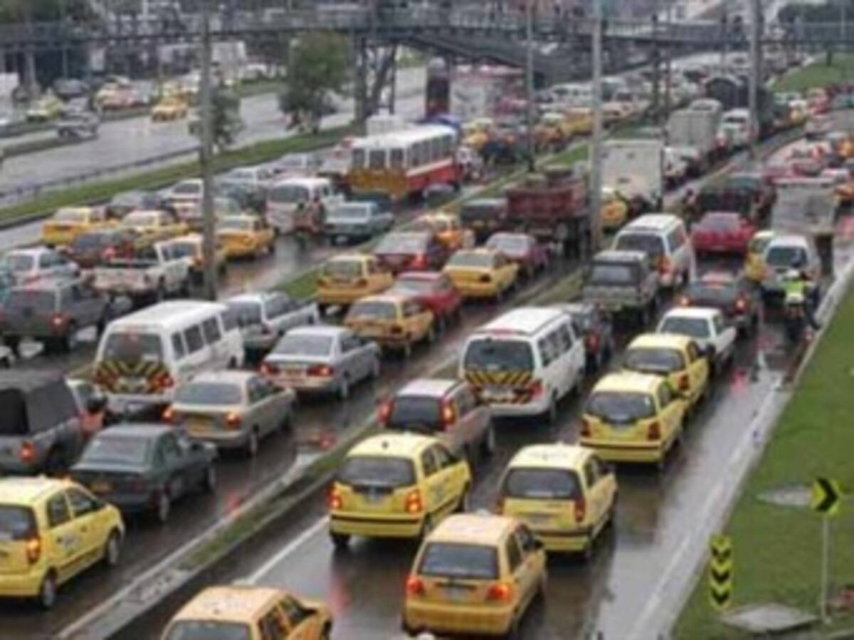 Samuel Moreno defiende ampliación del pico y placa