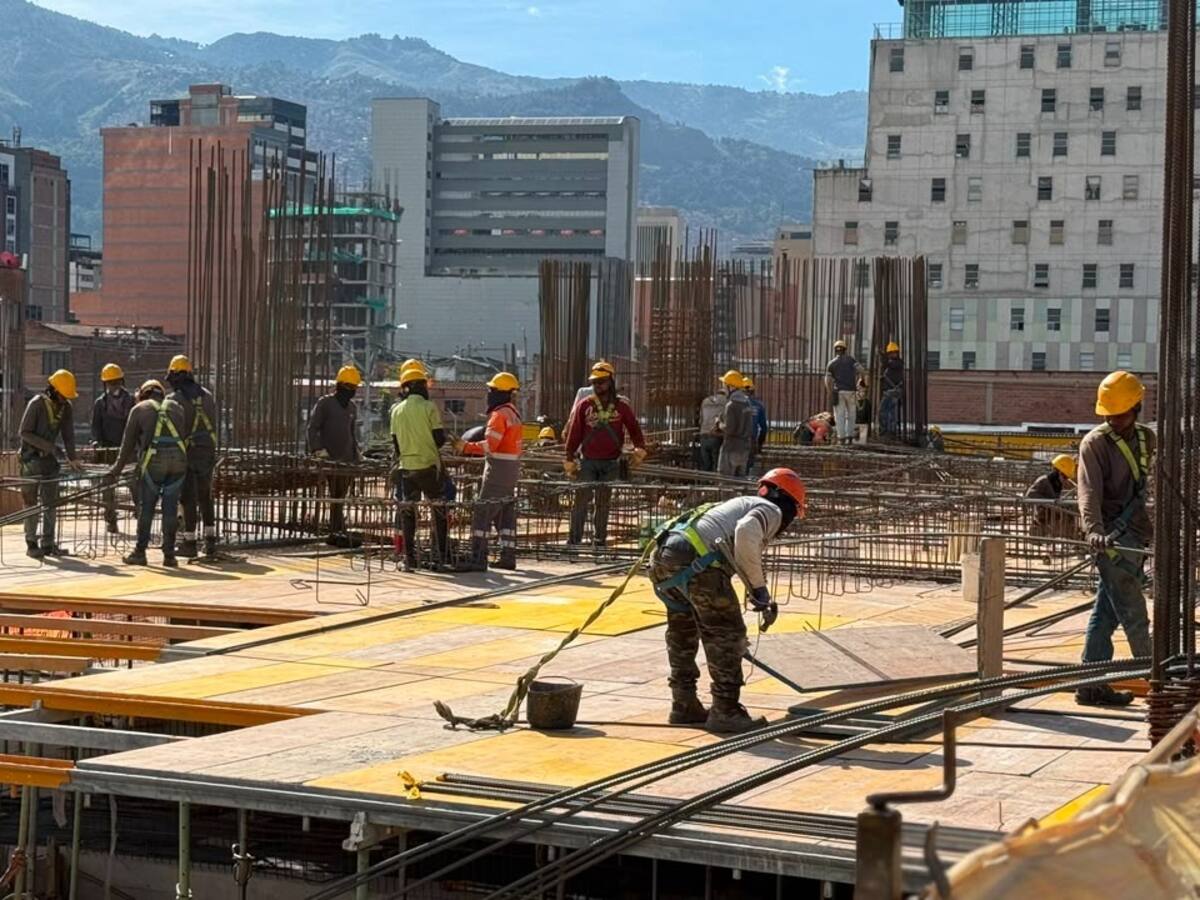 C5i de Medellín alcanza 25 % de avance y acelera la instalación de tecnología para seguridad