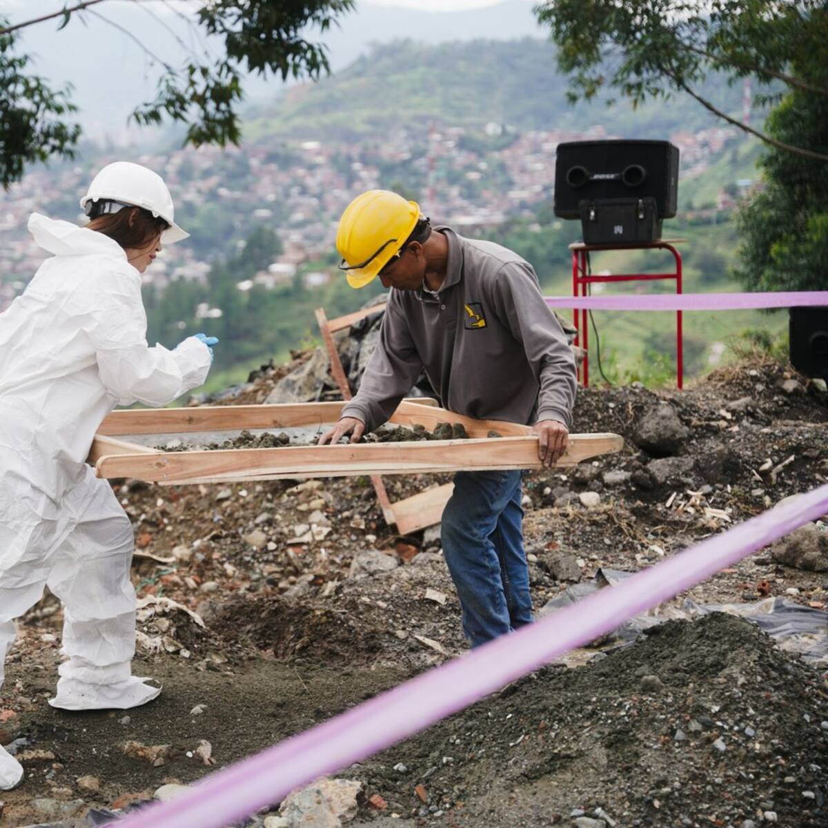 La búsqueda de personas desaparecidas en la escombrera, ubicada en Comuna 13, no debe parar: Fico