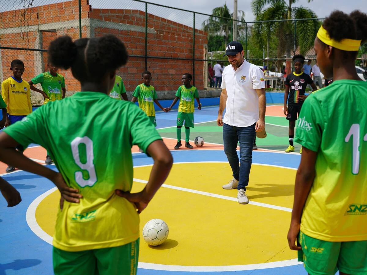 Palenqueros ya cuentan con remodelada cancha deportiva ‘Pambelé’