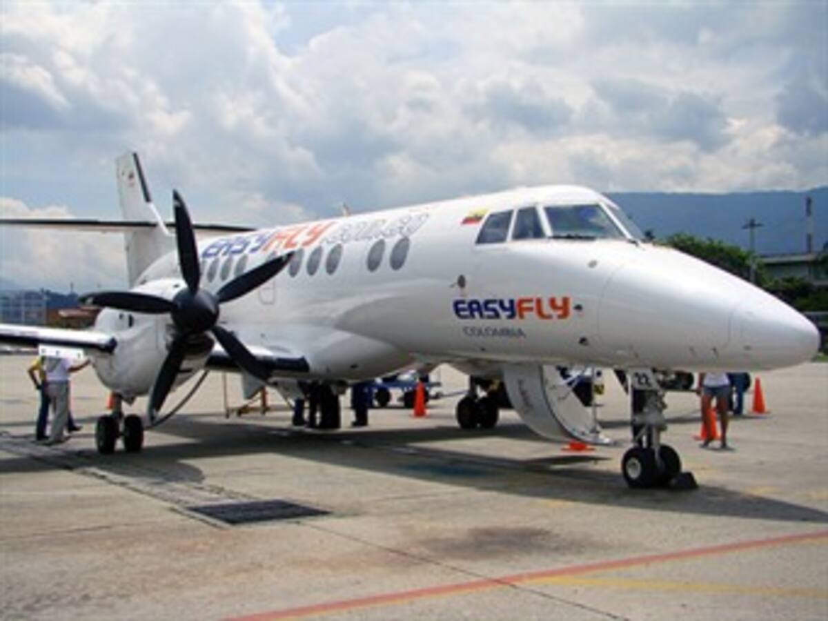 EasyFly la aerolínea con menores quejas y la más cumplida en el 2012 : Aerocivil