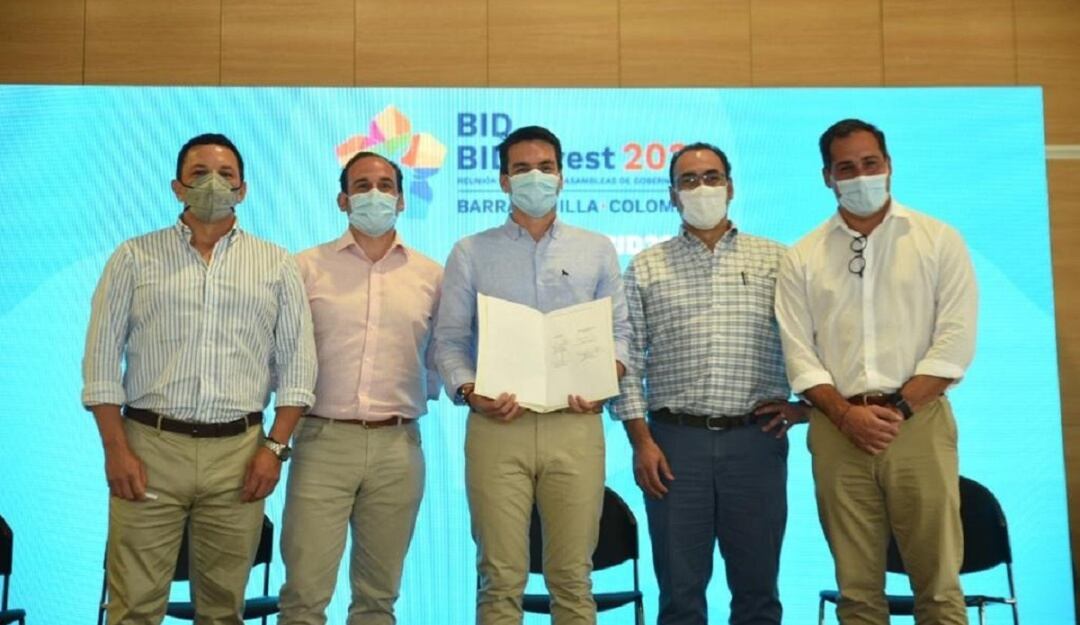 Firma de la alianza entre el BID y Asocapitales