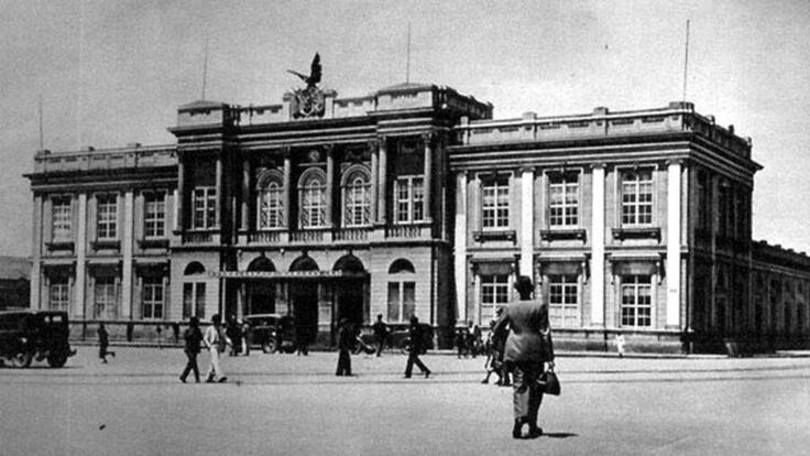 “Los rieles de una ilusión” y …Y el tren llegó a Bogotá”, del escritor Oswaldo Escobar