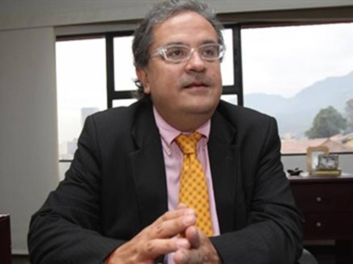 Superfinanciero pide vacaciones para facilitar defensa ante Procuraduría