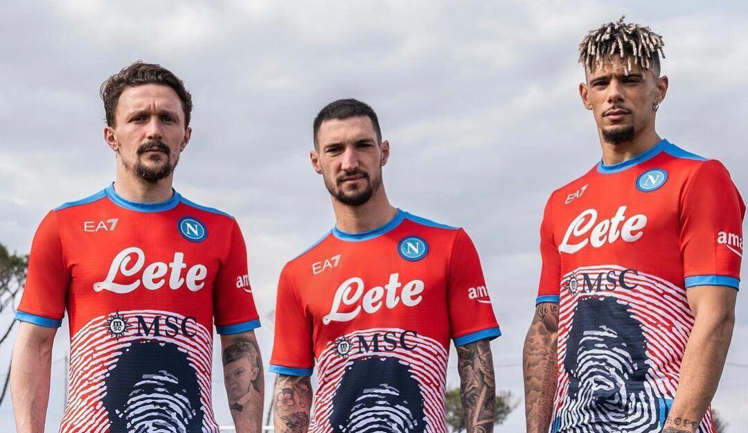 Nueva indumentaria Napoli.