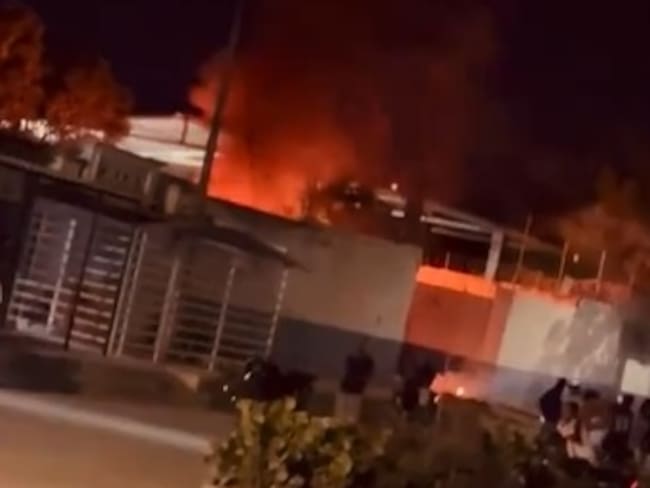Parqueadero de empresa contratista de Air-e fue quemado en Fundación, Magdalena