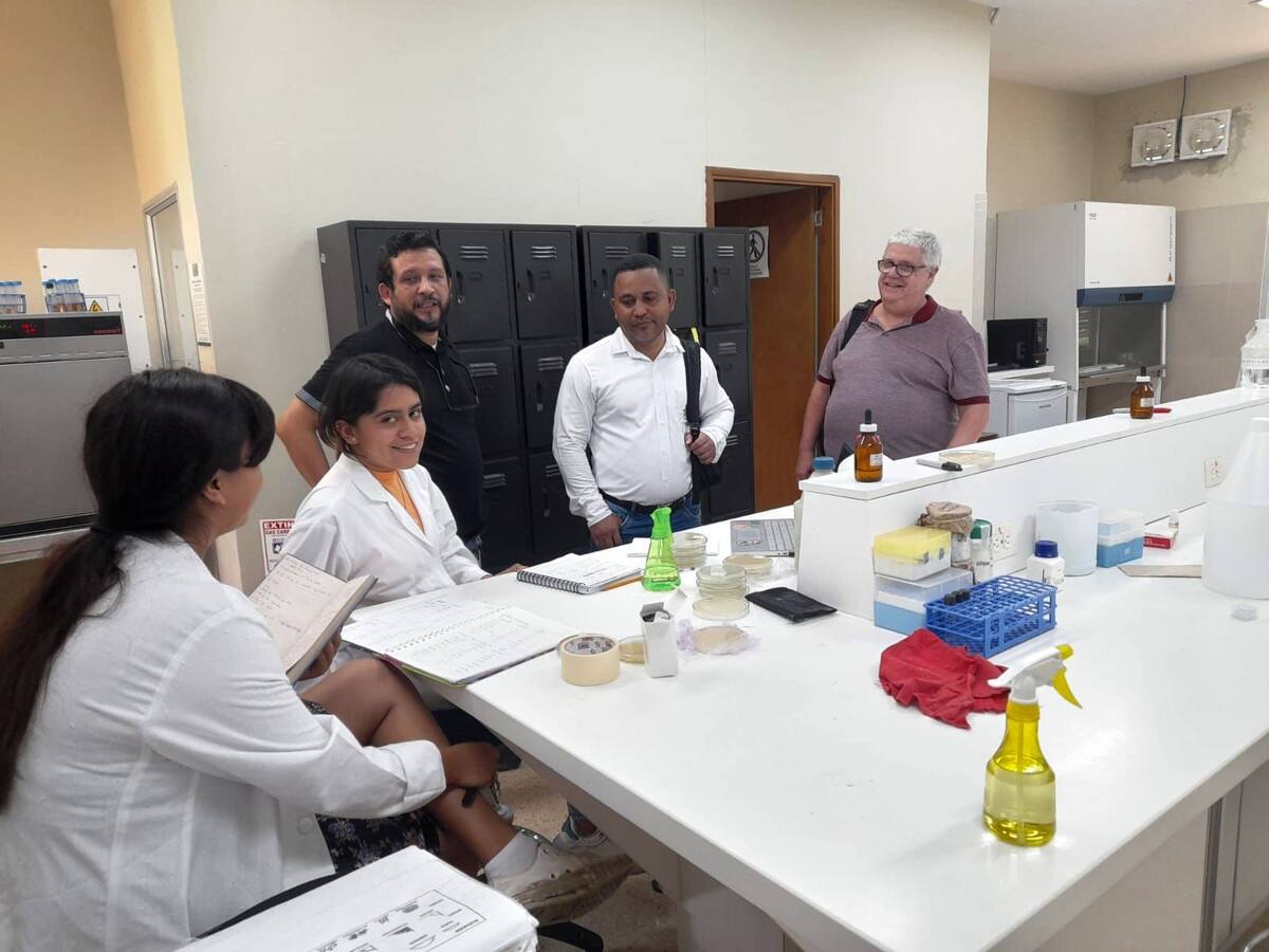 Alcaldía de Turbaco y la UTB se unen en proyecto de enseñanza en ciencia y tecnología