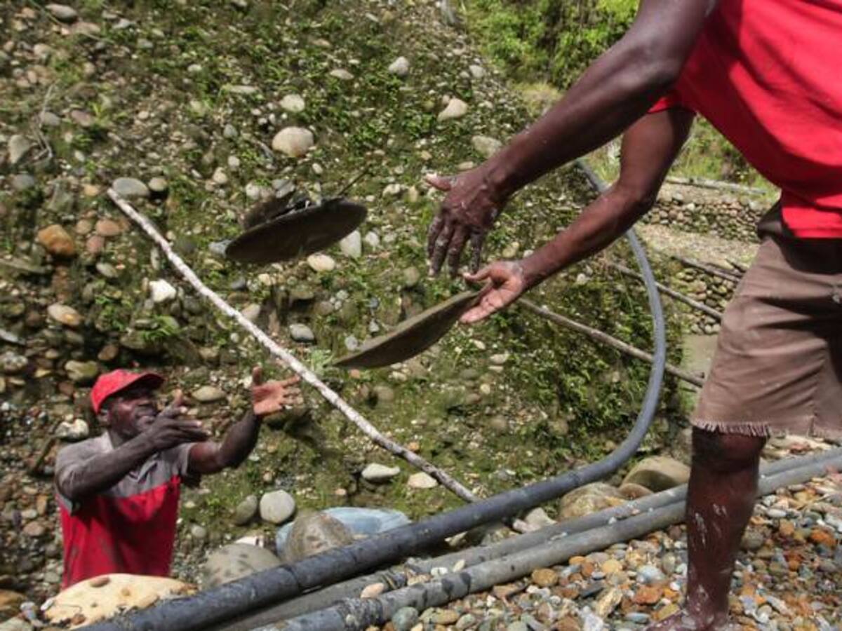 Mineros artesanales de Huila tienen nueva licencia de explotación