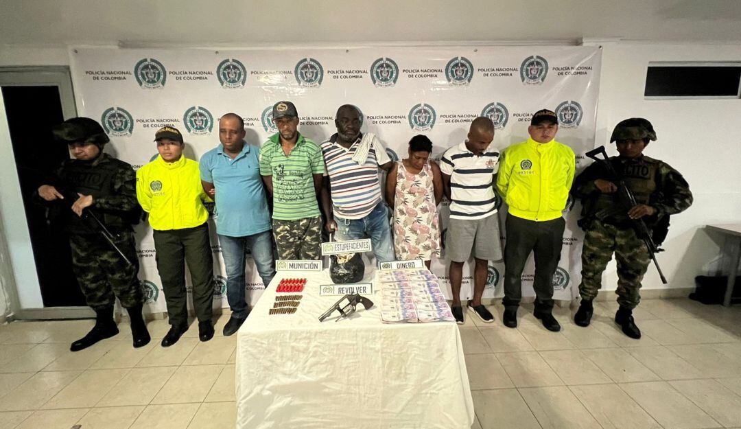 Captura de alias "Matrix" y de cuatro presuntos integrantes de este grupo armado. 