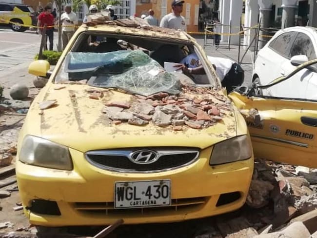 Taxista herido en desplome de balcón en Cartagena se recupera