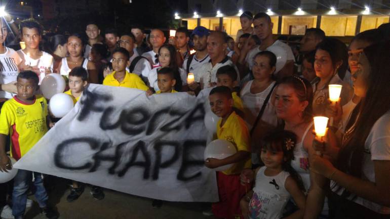 Homenaje de barranquilleros a victimas de avión siniestrado en Medellín. 