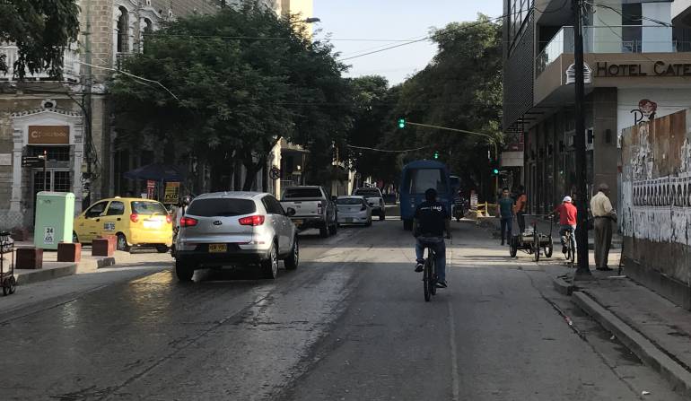 Normal circulación de vehículos automotores en Santa Marta. /FOTO CARACOL RADIO