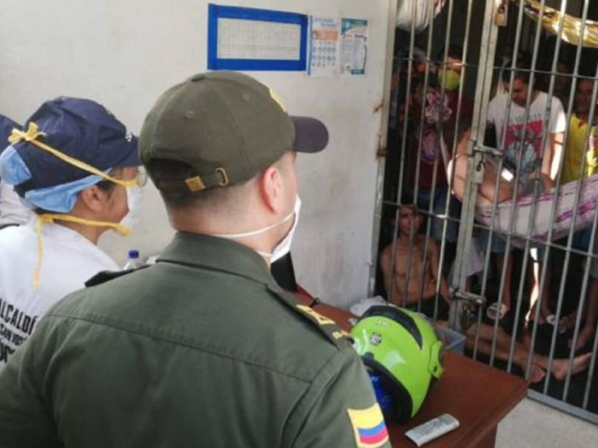 Defensores de DD.HH alertan por el hacinamiento en estaciones policía
