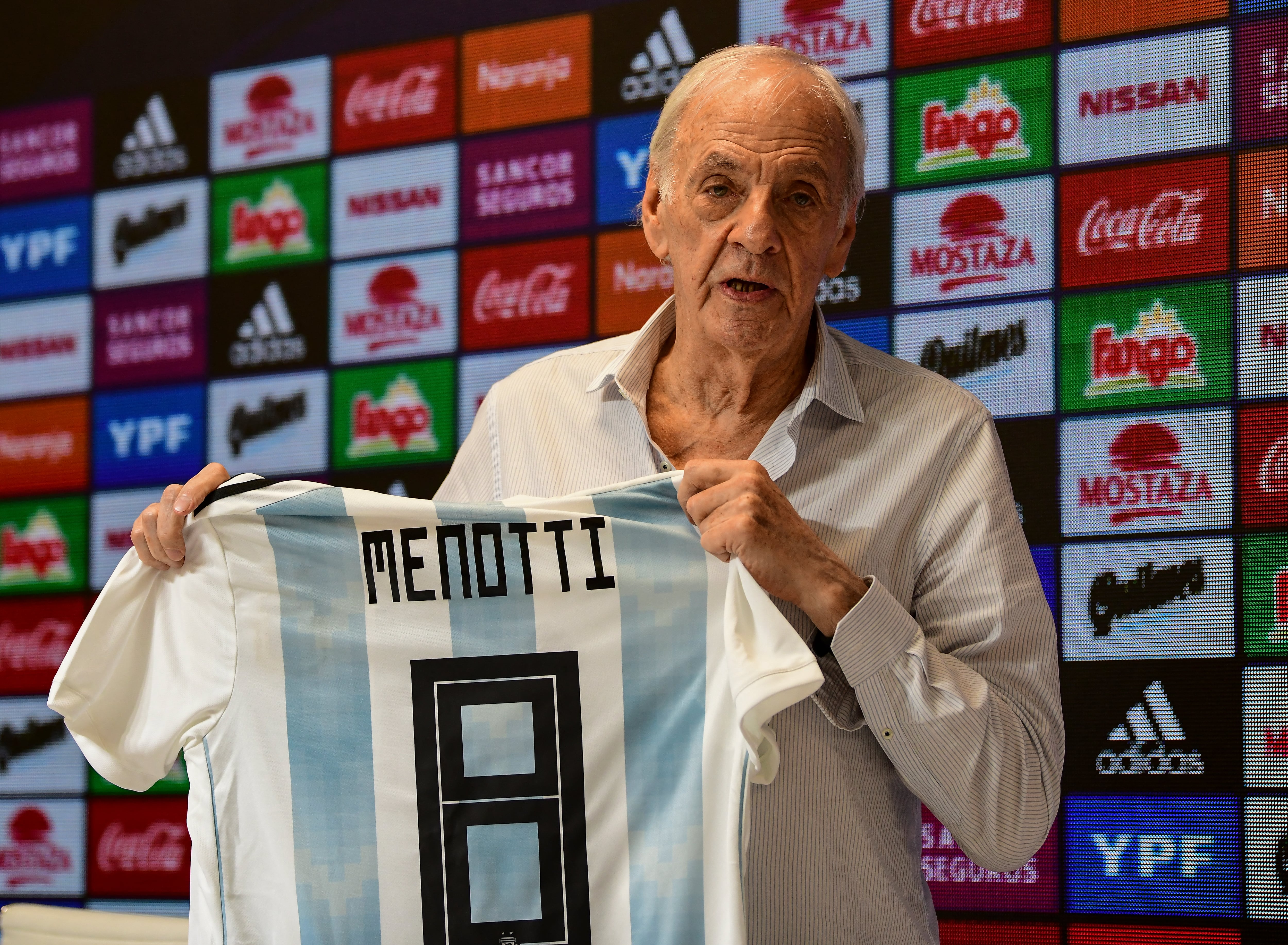 Cesar Luis Menotti. (Photo by RONALDO SCHEMIDT / AFP) (Photo by RONALDO SCHEMIDT/AFP via Getty Images)