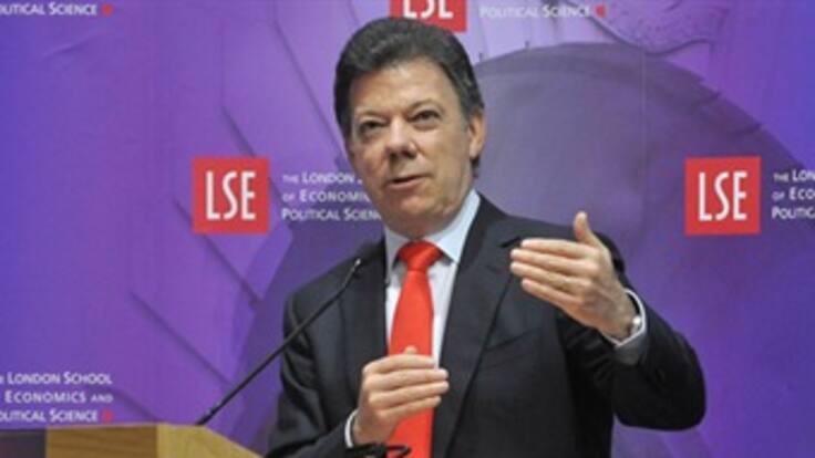 Reconstrucción del país, reparación de víctimas e implementación del TLC, metas de Santos para 2012