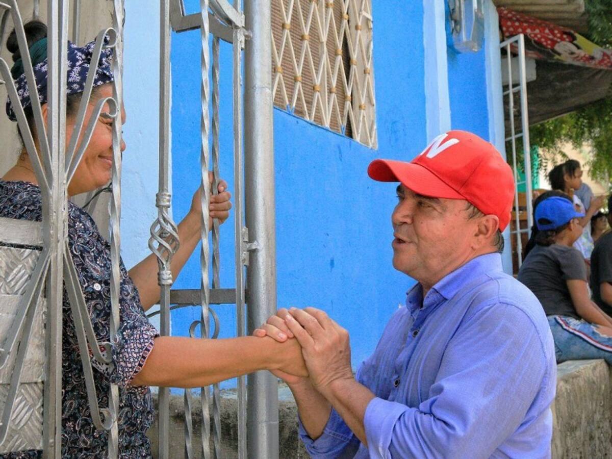 William García Tirado inició entrega de publicidad casa a casa
