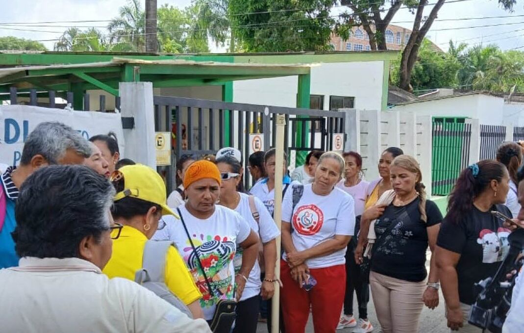 Protestas en las afueras del ICBF en Córdoba.