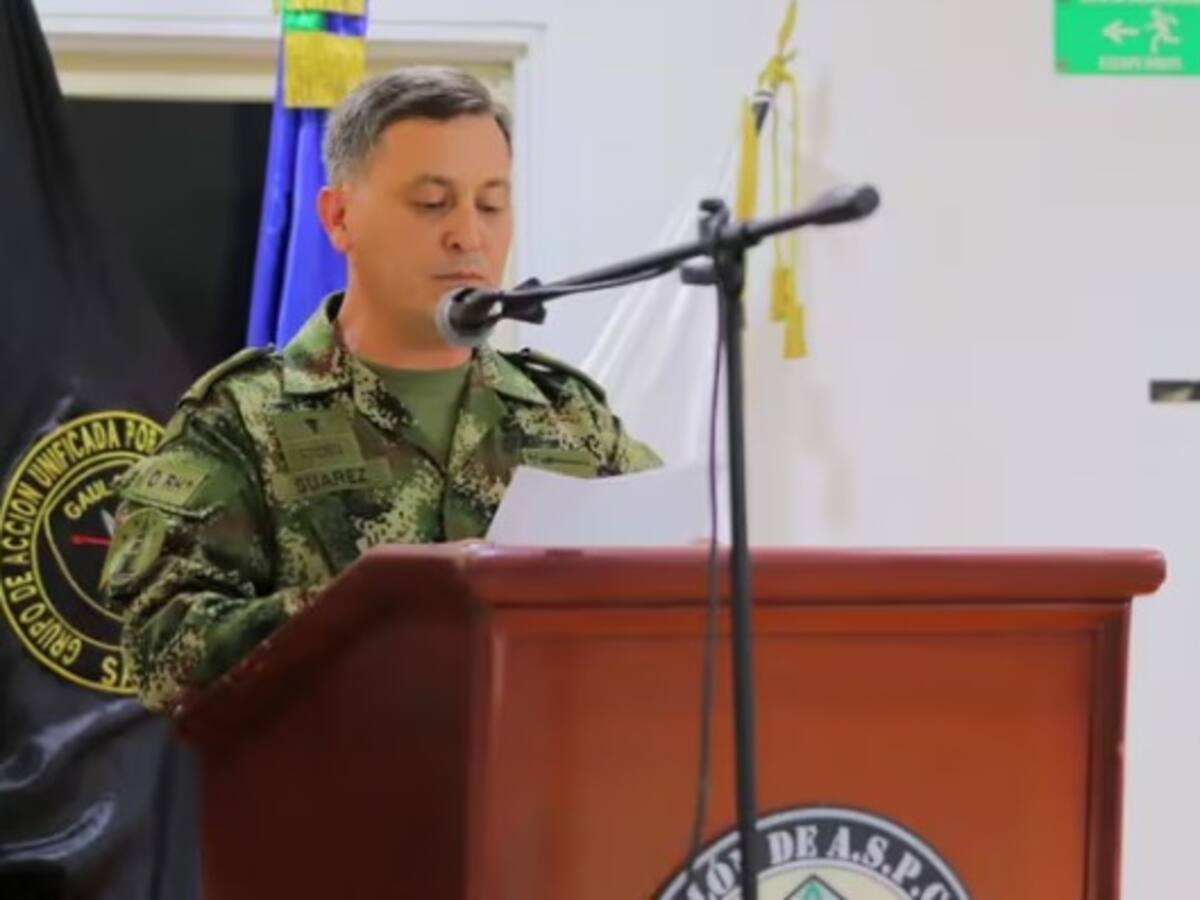 Destituyen al coronel Juan Suárez por abandonar su puesto para ir a un concierto
