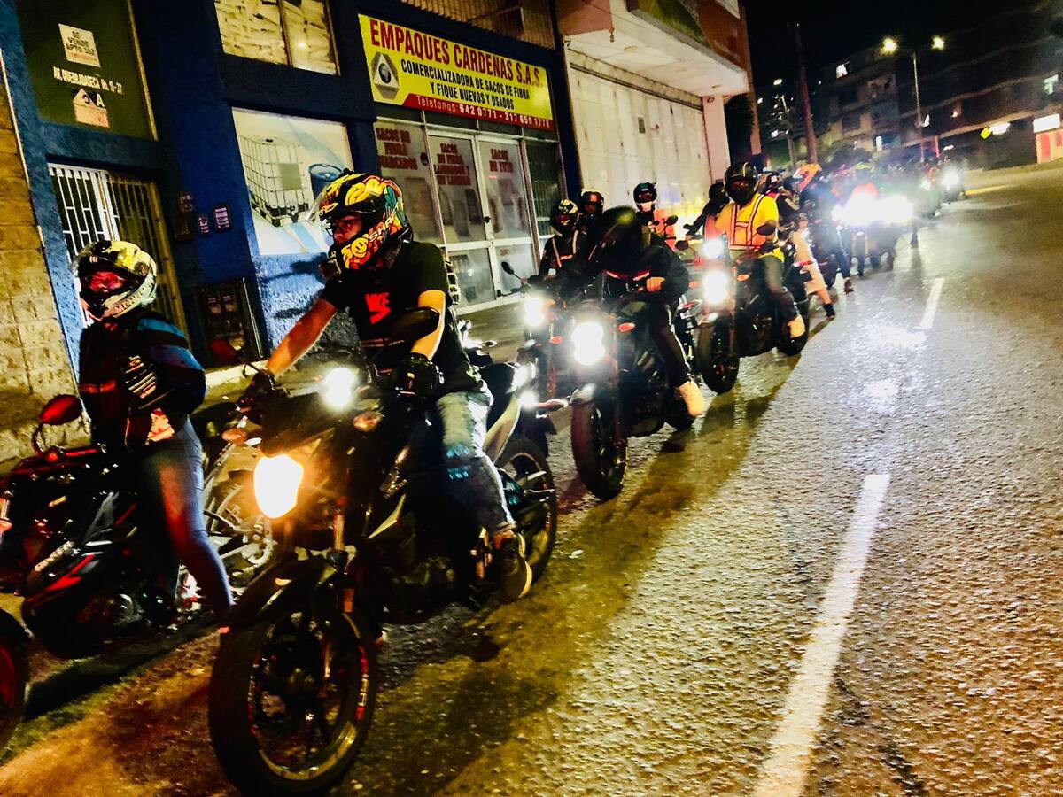 Caravanas de motos en Bucaramanga ahora van acompañadas por la Dirección de Tránsito.