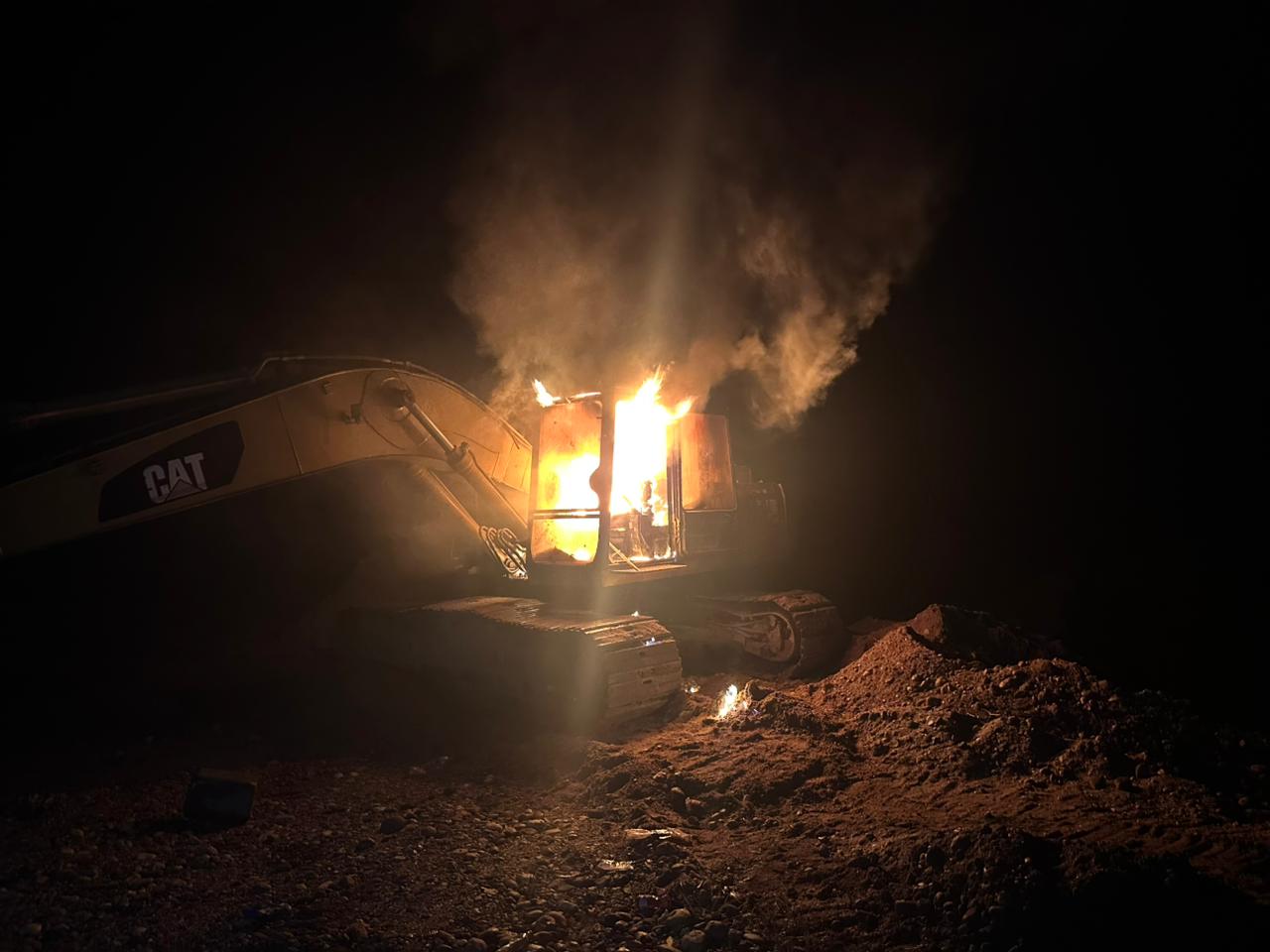 Maquinaria amarilla destruida en Zaragoza- foto Brigada 11 del Ejército
