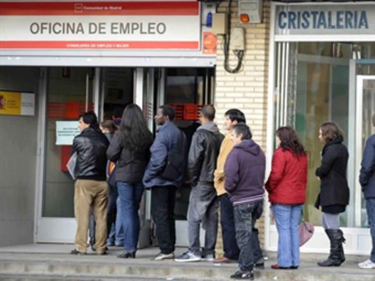 Desempleo en España se disparó nuevamente tras seis meses a la baja