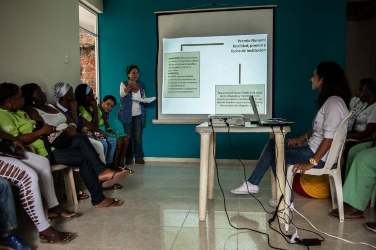La red 'Mariposas de Alas Nuevas, Construyendo Futuro' es la primera organización colombiana en ganar el premio por atención a los desplazados de Buenaventura.