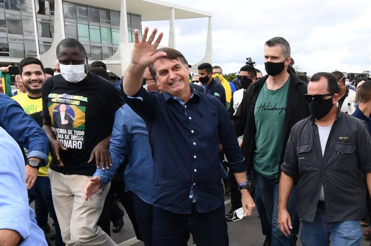 El 9 de marzo, Bolsonario manifestó que "está siendo sobredimensionado el poder destructor de este virus".