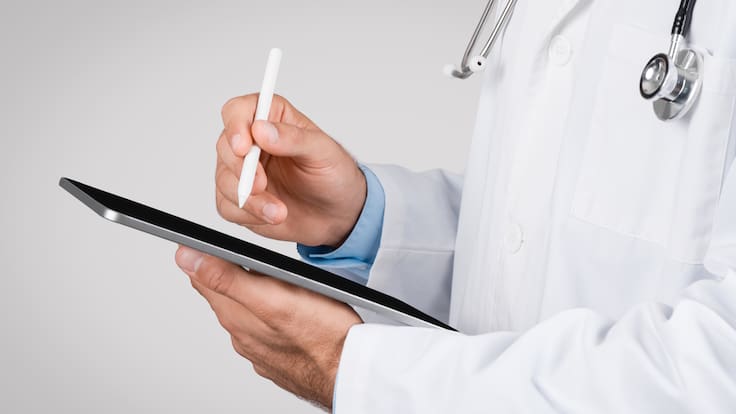 Psicólogo en Bogotá se habría hecho pasar por médico para tratar pacientes con enfermedades crónicas