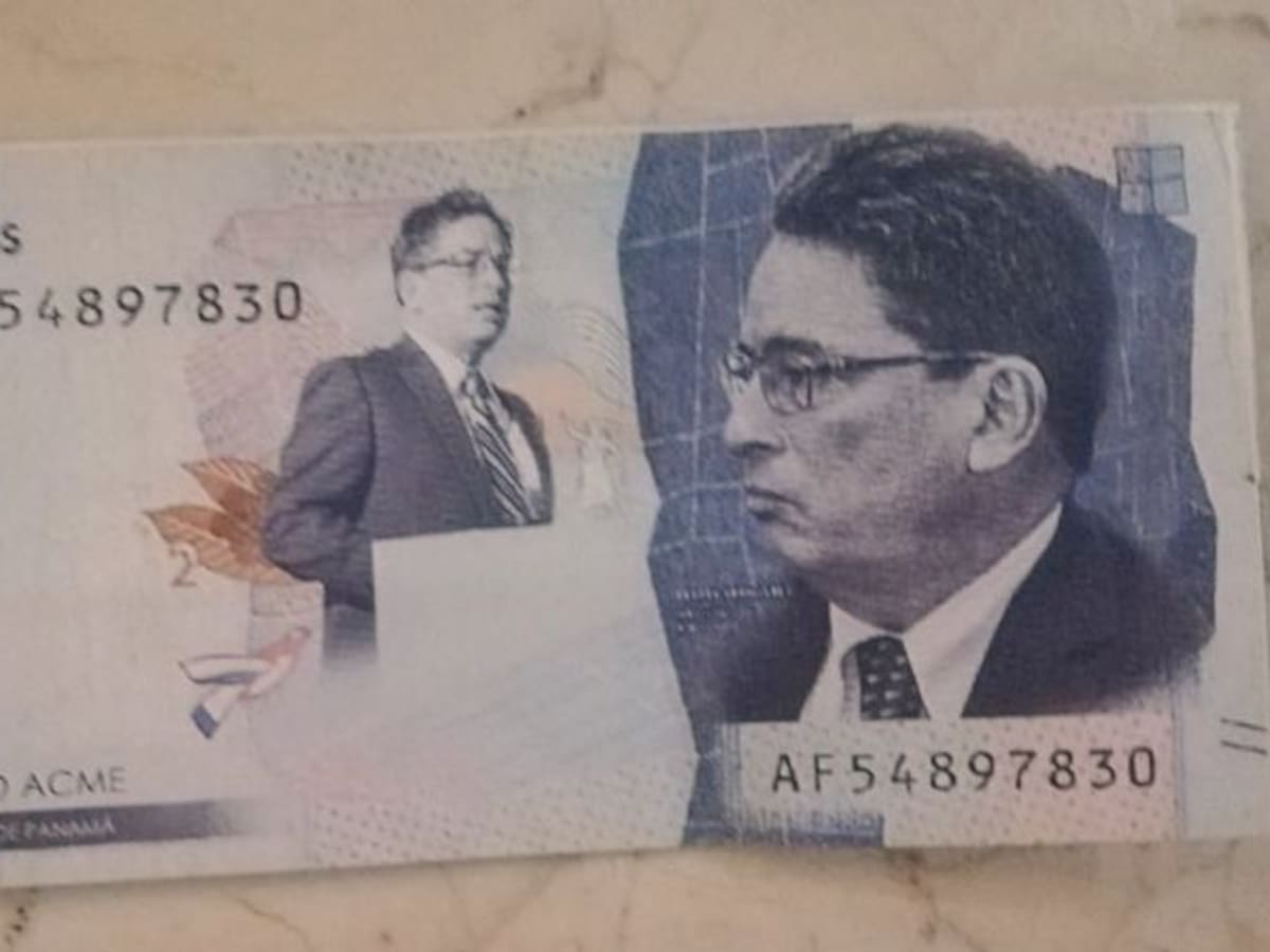 Lluvia de billetes “Carrasquilla” en medio de moción de censura