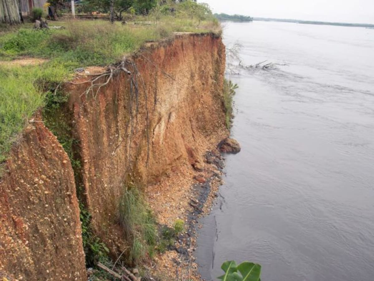 Más de 650 habitantes en riesgo por erosión del río Magdalena en Barrancabermeja
