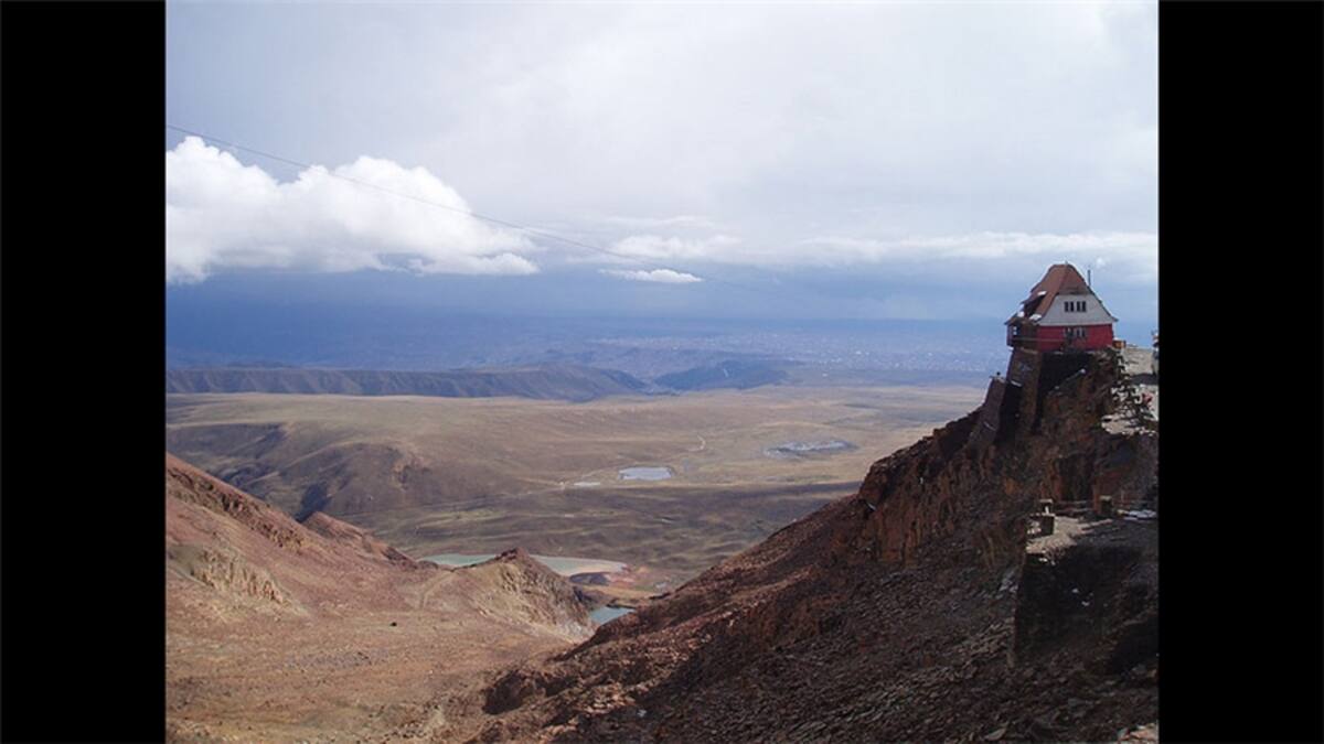 "Tradición" fue otra de nuestras sugerencias de febrero.  Desde Caracas, Venezuela, Pedro Manuel Hernández cuenta: "La celebración del Corpus Christi, que se realiza el jueves después del Jueves Santo de cada año, tiene en nuestra tierra un significado religioso, donde se reafirma la creencia del dominio del bien sobre las fuerzas del mal. Estas celebraciones, que ocurren a nivel nacional, se han convertido en una oportunidad para unificar lo espiritual con lo social a través de l