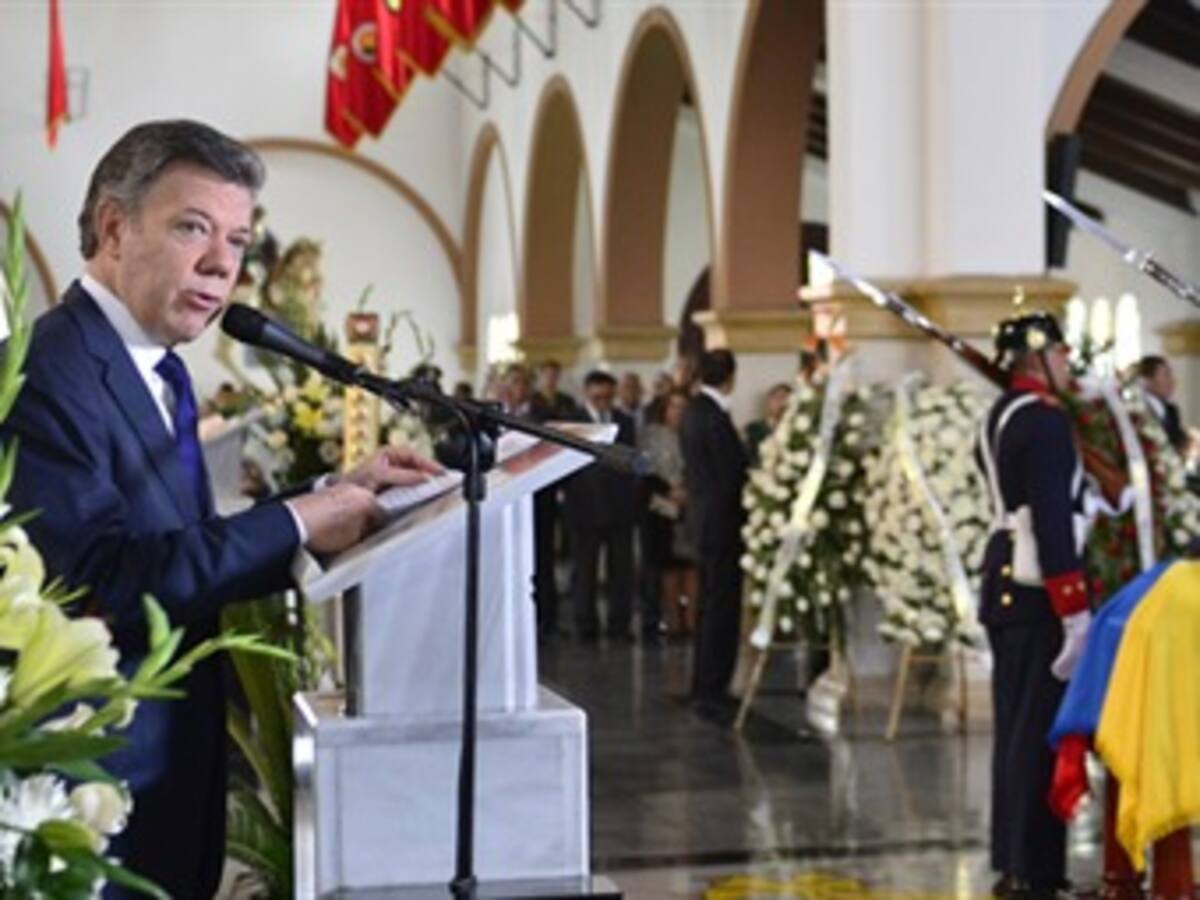 General Valencia fue un gran guerrero y un hombre de paz: Santos