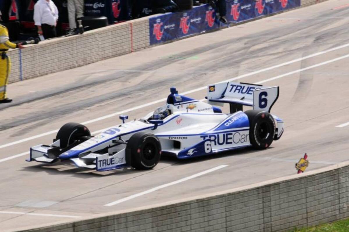 La vida del colombiano en las pistas estadounidenses a bordo de un auto del equipo Dragon Racing en imágenes.