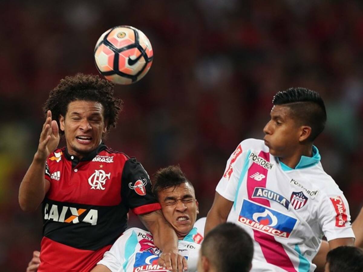 Junior no aprovechó la ventaja y perdió 2-1 contra el Flamengo