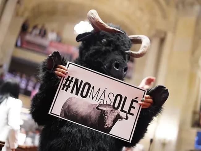 Es oficial: la prohibición de las corridas de toros será ley en Colombia. Vía: Senador Alex Flórez #NoMásOlé.