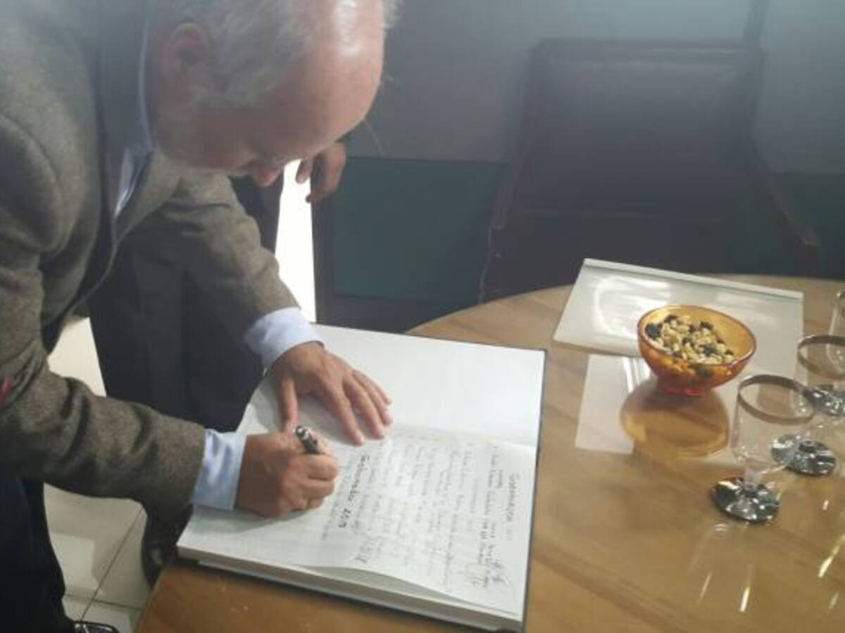 El gobernador electo, Guido Echeverri Piedrahita, recibió su credencial