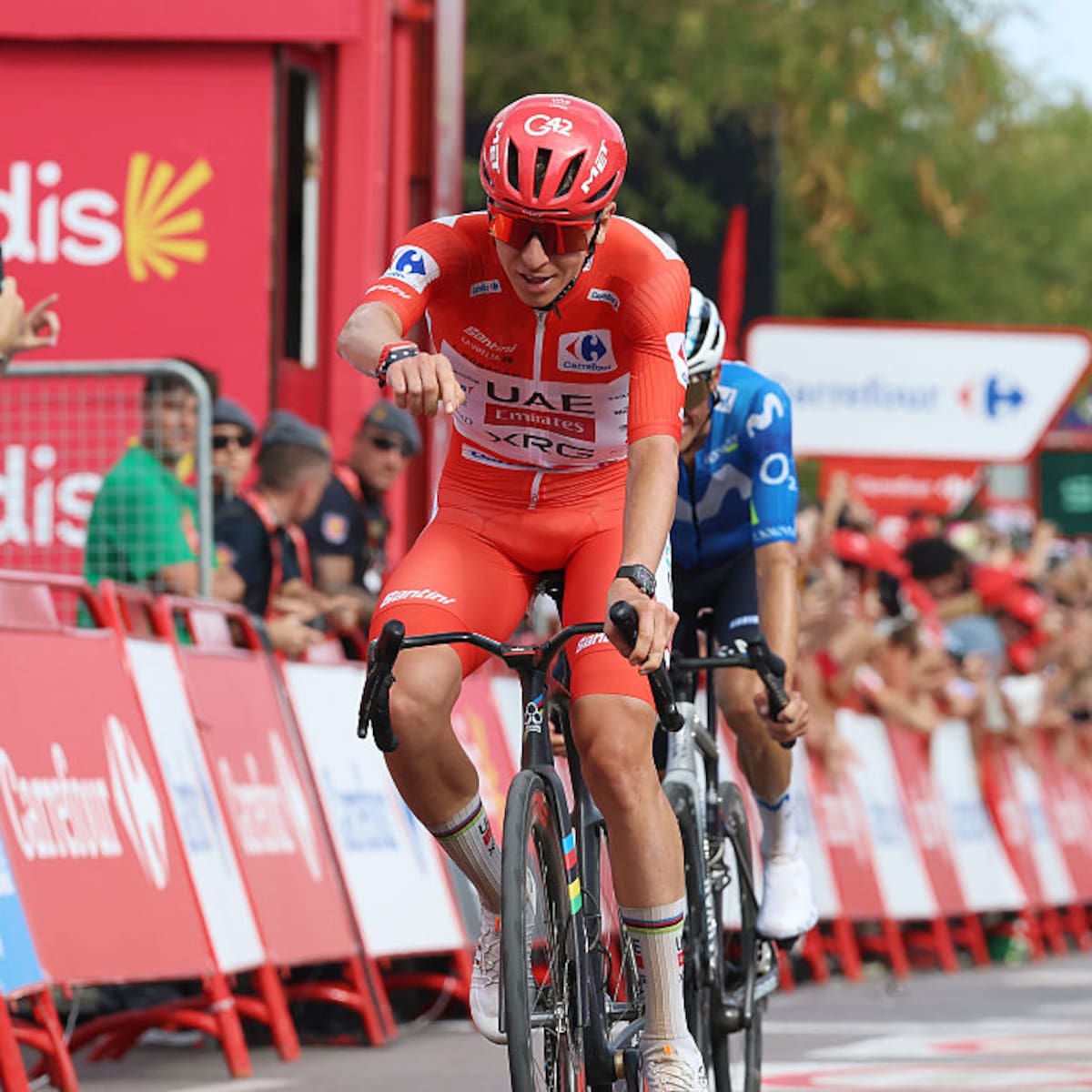 Pogacar, sin despeinarse, logra su tercer triunfo en la Vuelta España: resumen de la etapa 6