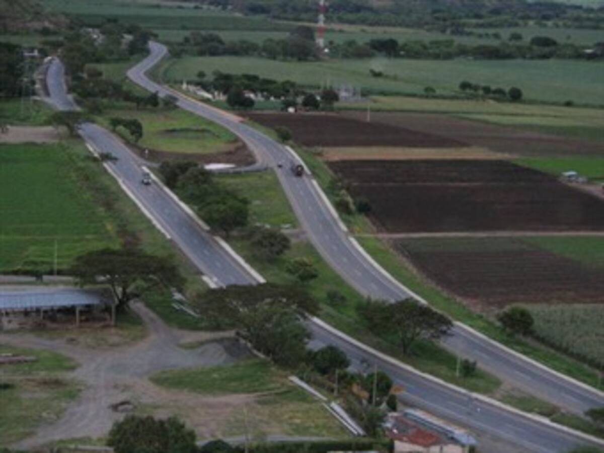 Dos vías se cerradas para el regreso del puente festivo