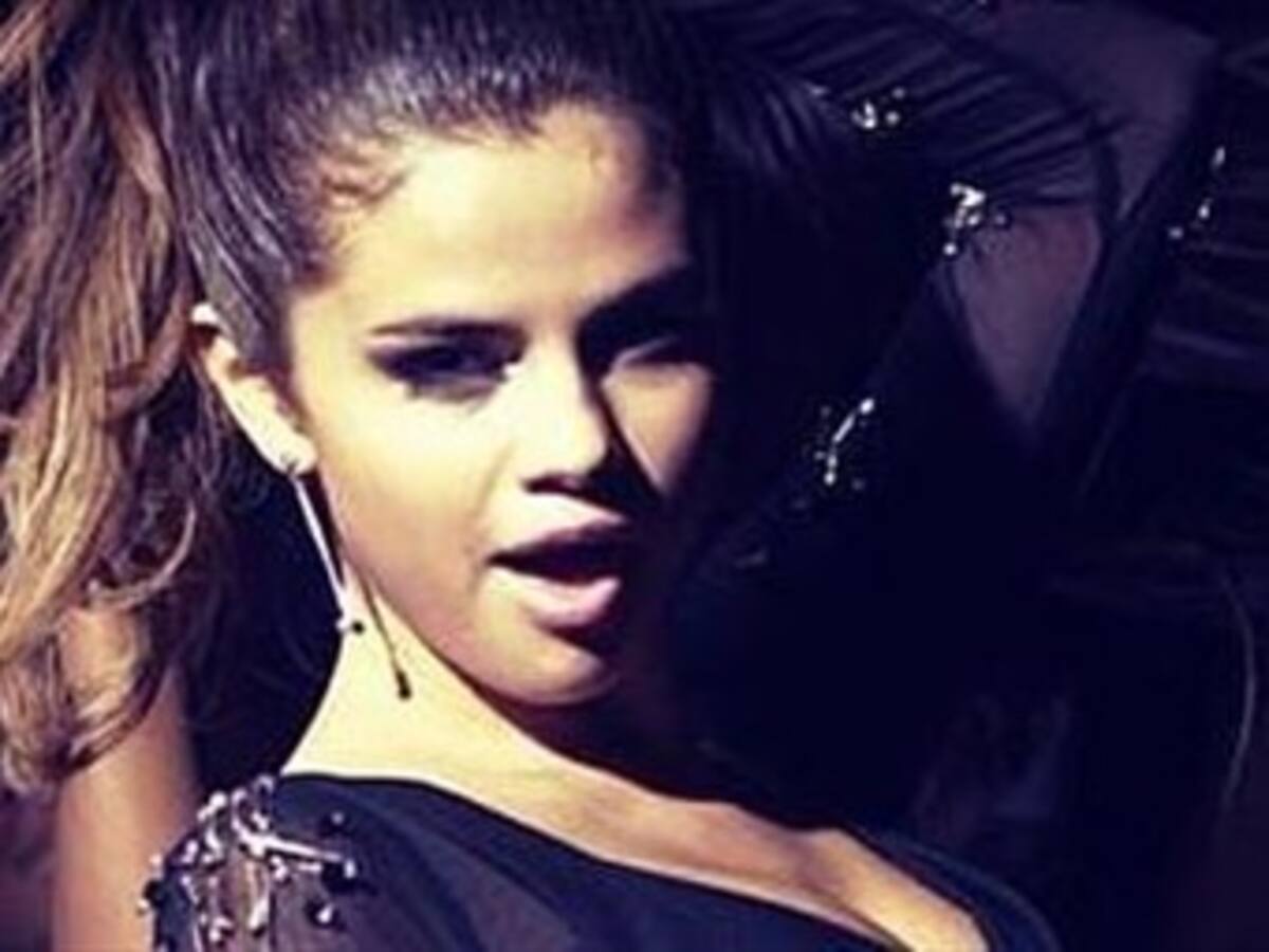 Selena Gómez se muestra muy sensual y atractiva