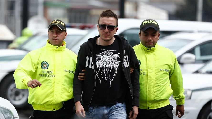 Fabián Vargas, el encapuchado que presuntamente disparó contra agentes del Esmad el domingo en la Plaza de Bolívar durante las marchas por el Día del Trabajo en Bogotá. Foto: Colprensa