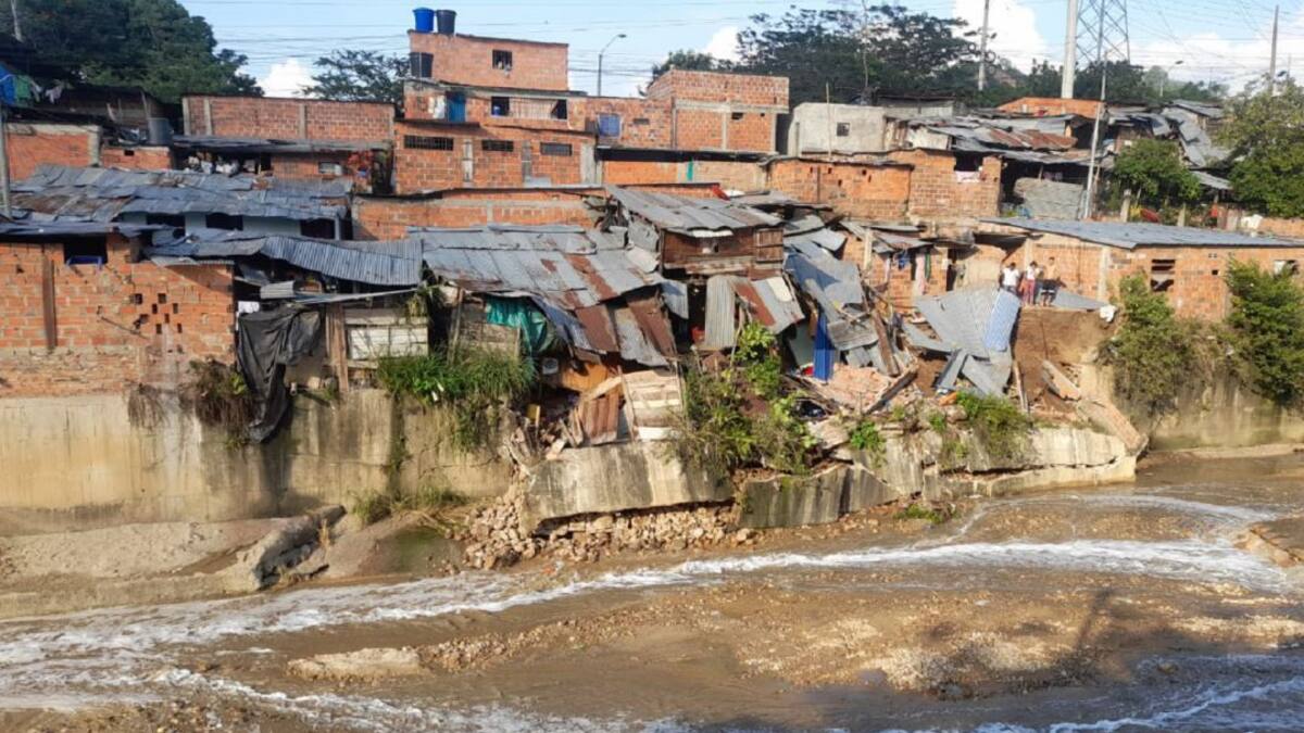 Un muro colapsó y afectó cuatro viviendas en Bucaramanga