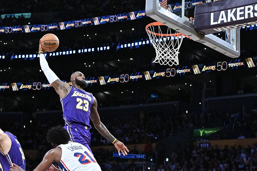 Fin a la novela de LeBron James: jugará para Philadelphia 76ers (Photo by Allen Berezovsky/Getty Images)